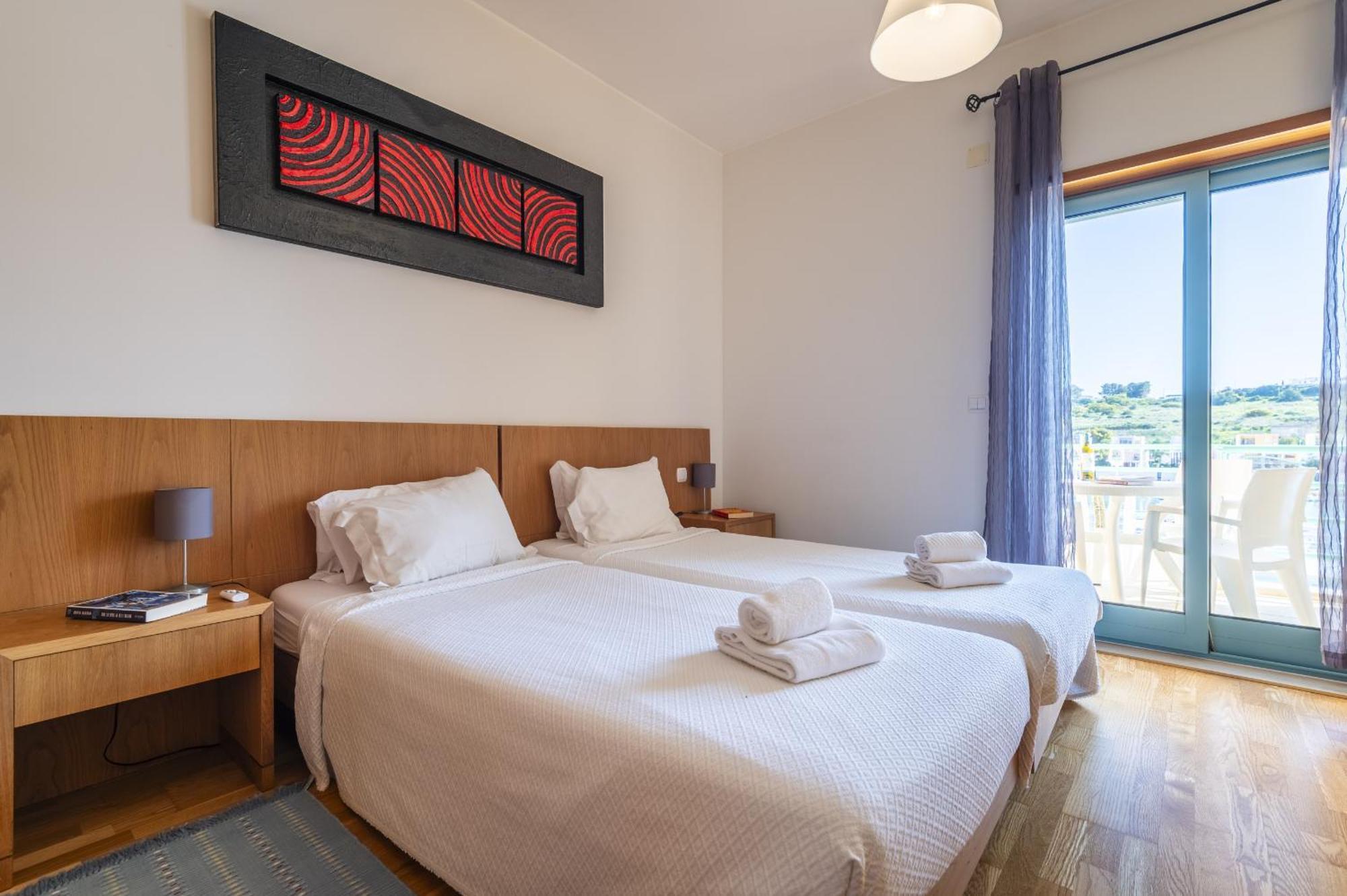 Marina Breeze Apartment With Pool - 900M From The Beach Albufeira Exterior photo
